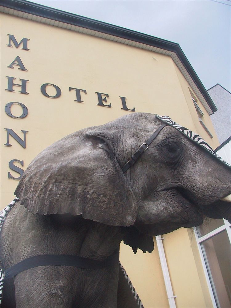 Mahon'S Hotel Irvinestown Esterno foto